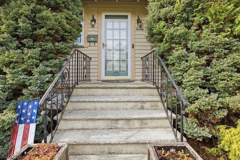 Move right into this well maintained 3 bedroom, 2 bath home in close proximity to Cranford's vibrant downtown.