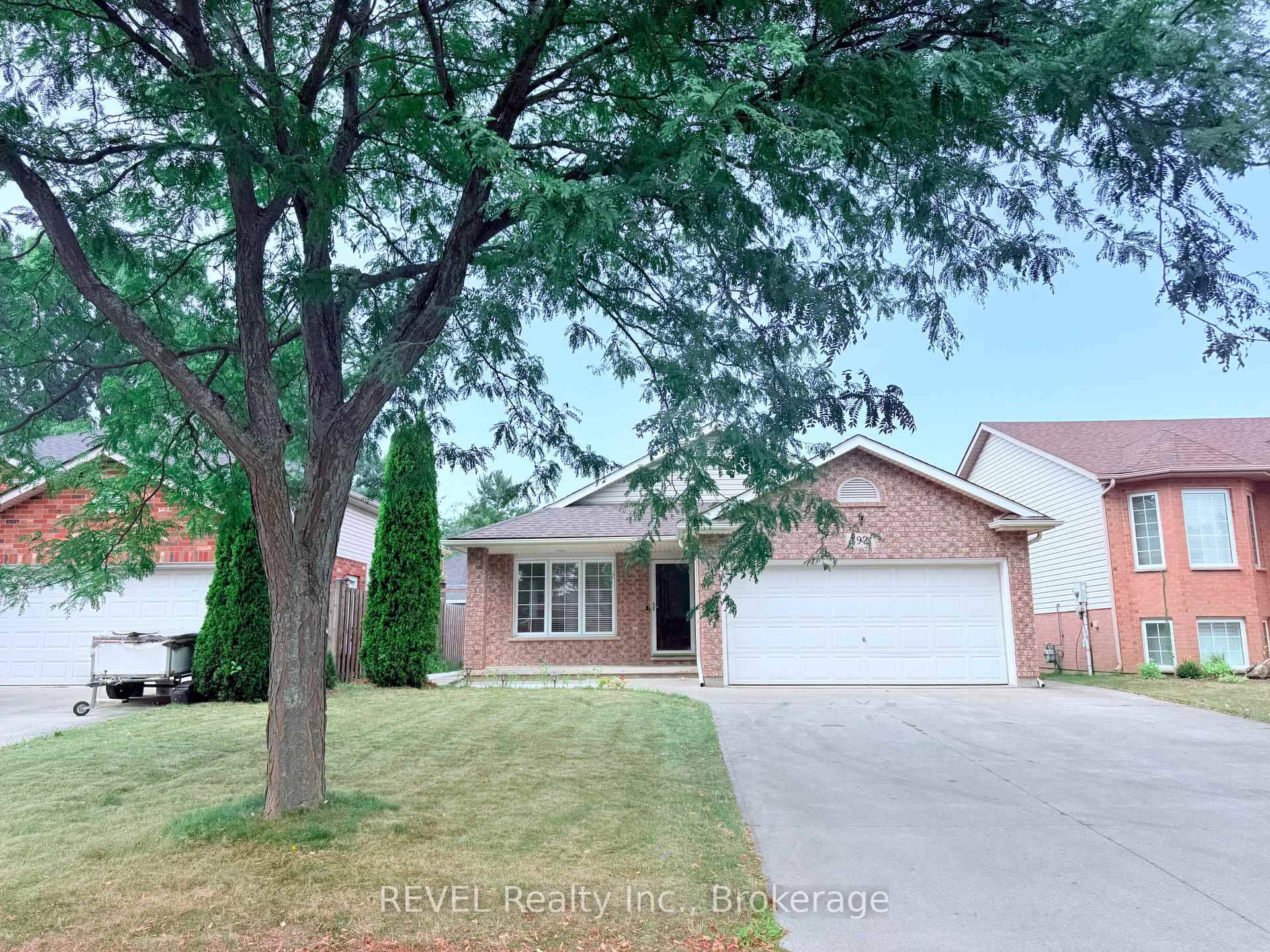 UPPER ONLY Welcome to 7921 Spring Blossom Dr, Niagara Falls.