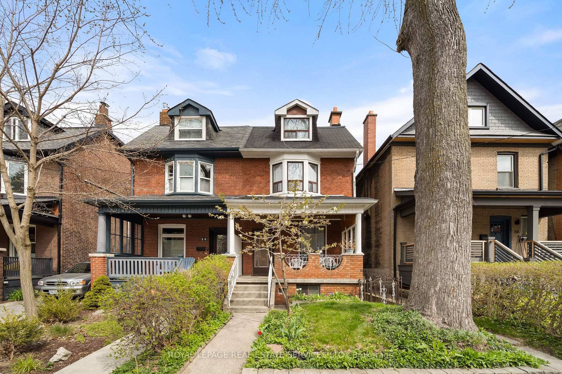 First Time on the Market in Over 50 Years !