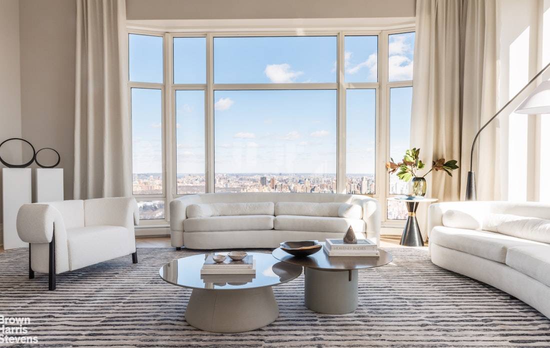 Perfectly positioned on the 58th Floor of 520 Park Avenue, the most distinguished boutique condominium on the Upper East Side, this magnificent full floor penthouse home redefines luxury living.