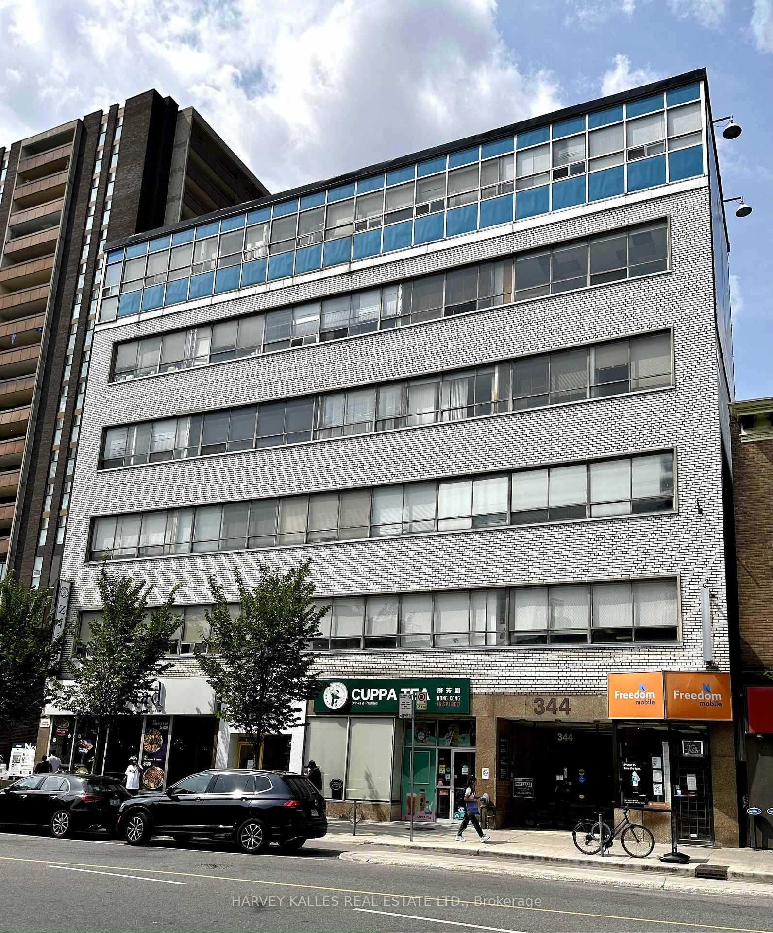 Prime retail spot currently a cafe bubble tea business continuous walk by traffic fronting on to Bloor Street at the base of a six floor office professional building, located one ...