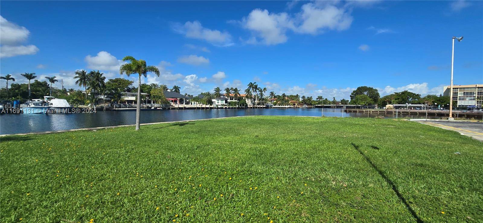 SPACIOUS 2 BEDR 2 BATHS CONDO WITH SPACIOUS DEN OFFICE SPACE, PLENTY OF CLOSET SPACE, STORAGE BIN, UPDATED KITCHEN, LARGE BATHS, FLOOR TO CEILING WINDOWS ALLOW ABUNDANT NATURAL LIGHT, AND ...