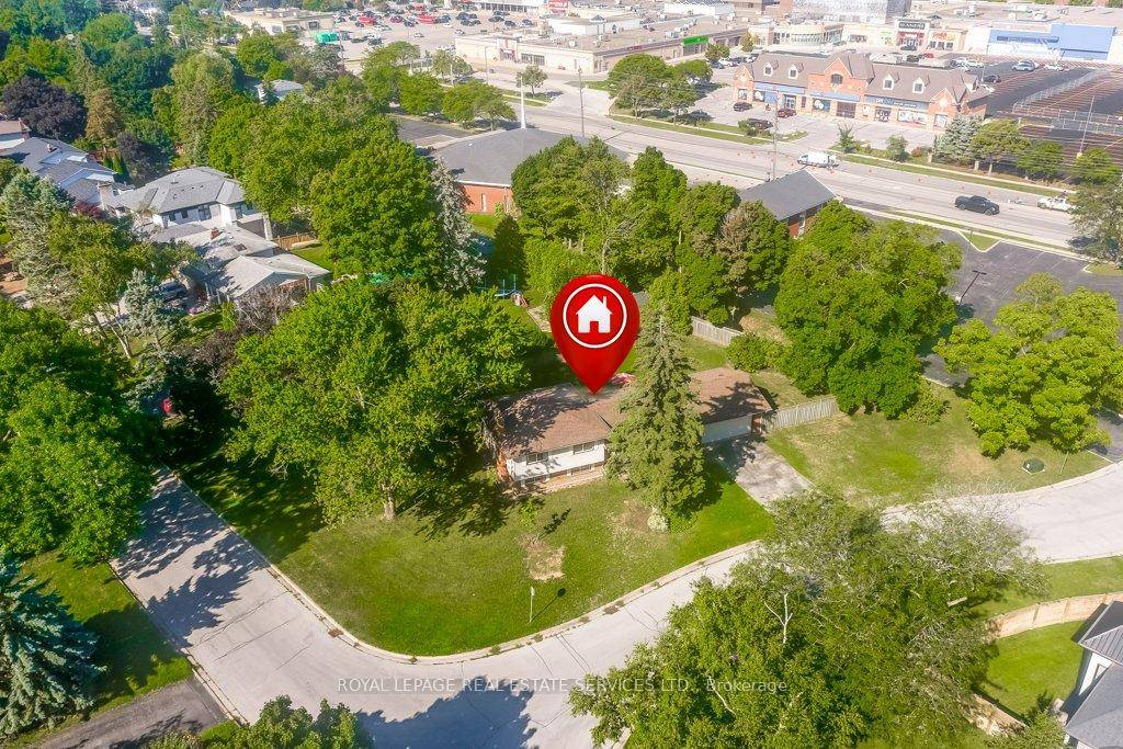 Builders, Contractors and Buyers looking for a fabulous place to call home surrounded by custom homes, only a short walk to Lake Ontario, Coronation Park, Bronte Harbour, Marina and Village ...
