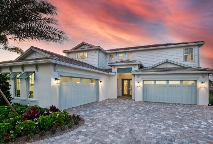 NEW CONSTRUCTION Builder's Fully Furnished Show home.