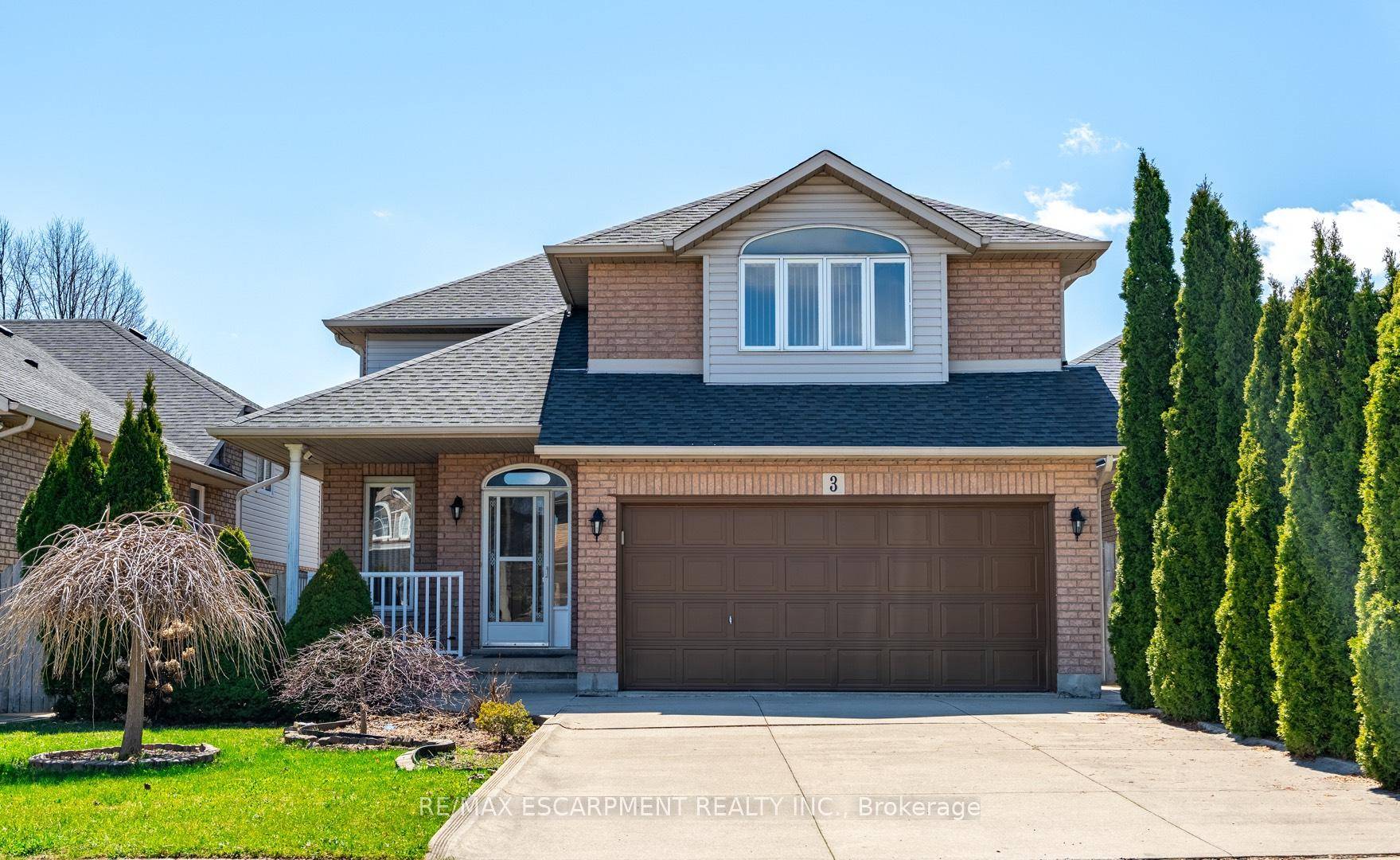 Discover this beautifully upgraded 6 bedroom gem located on the Hamilton Mountain just steps from Limeridge Mall and everything urban living has to offer !