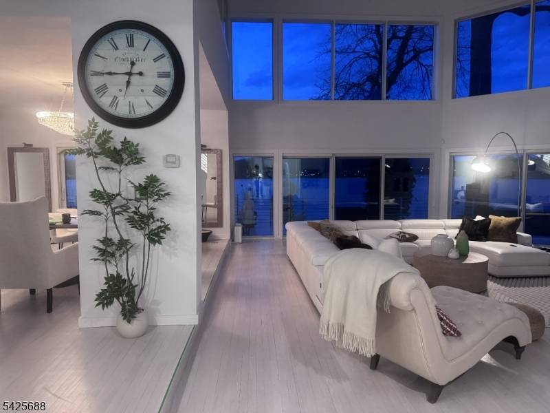 Glen Ct Pompton Lakes Boro New Jersey Single-Family