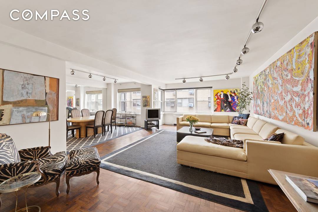 Spacious 1 Bedroom on Museum Mile 1025 Fifth Avenue Across from the Metropolitan Museum of Art, this generously sized 1 bedroom, 1.