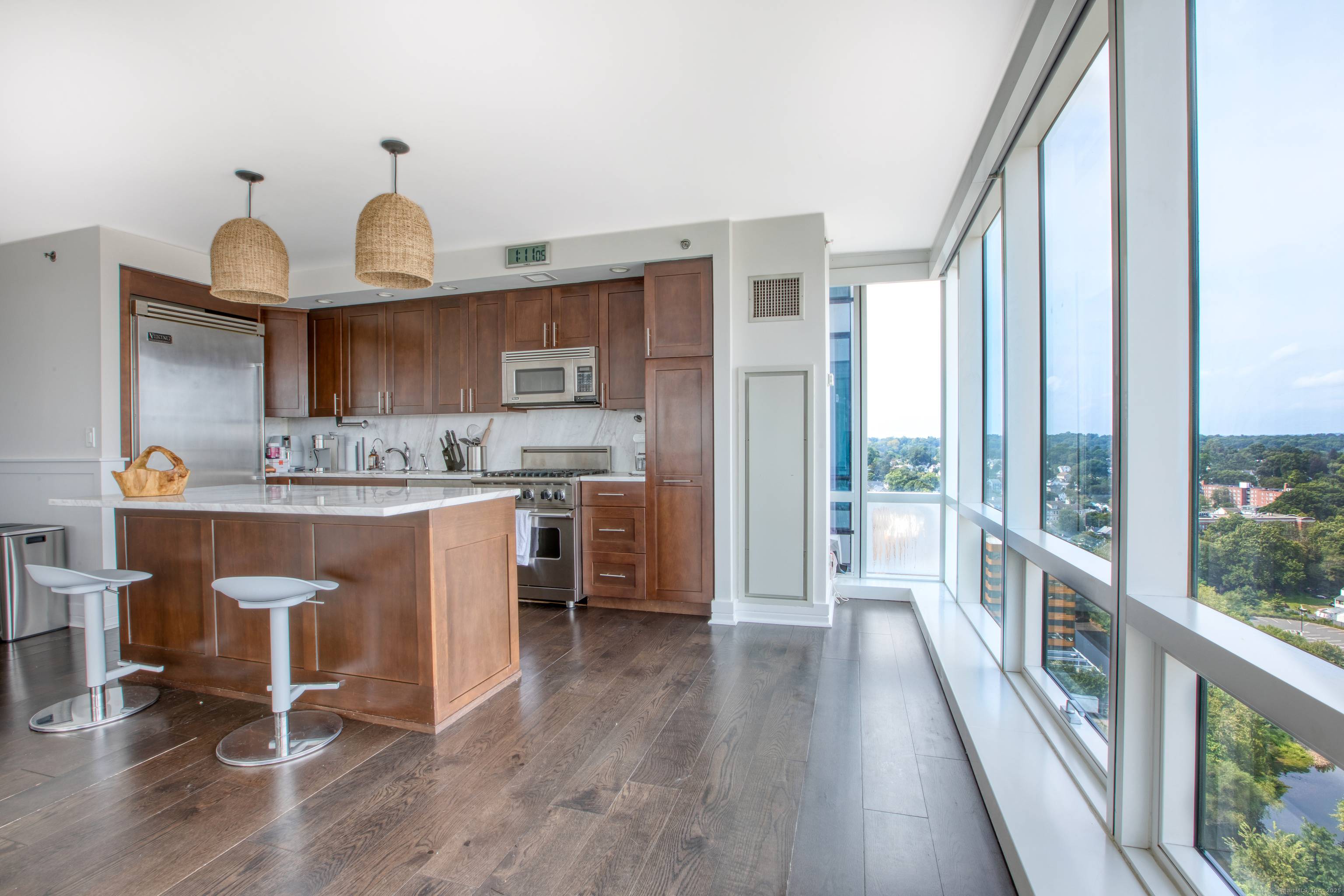 Light filled corner unit on the 19th floor of Park Tower, Stamford's premier luxury condominium.