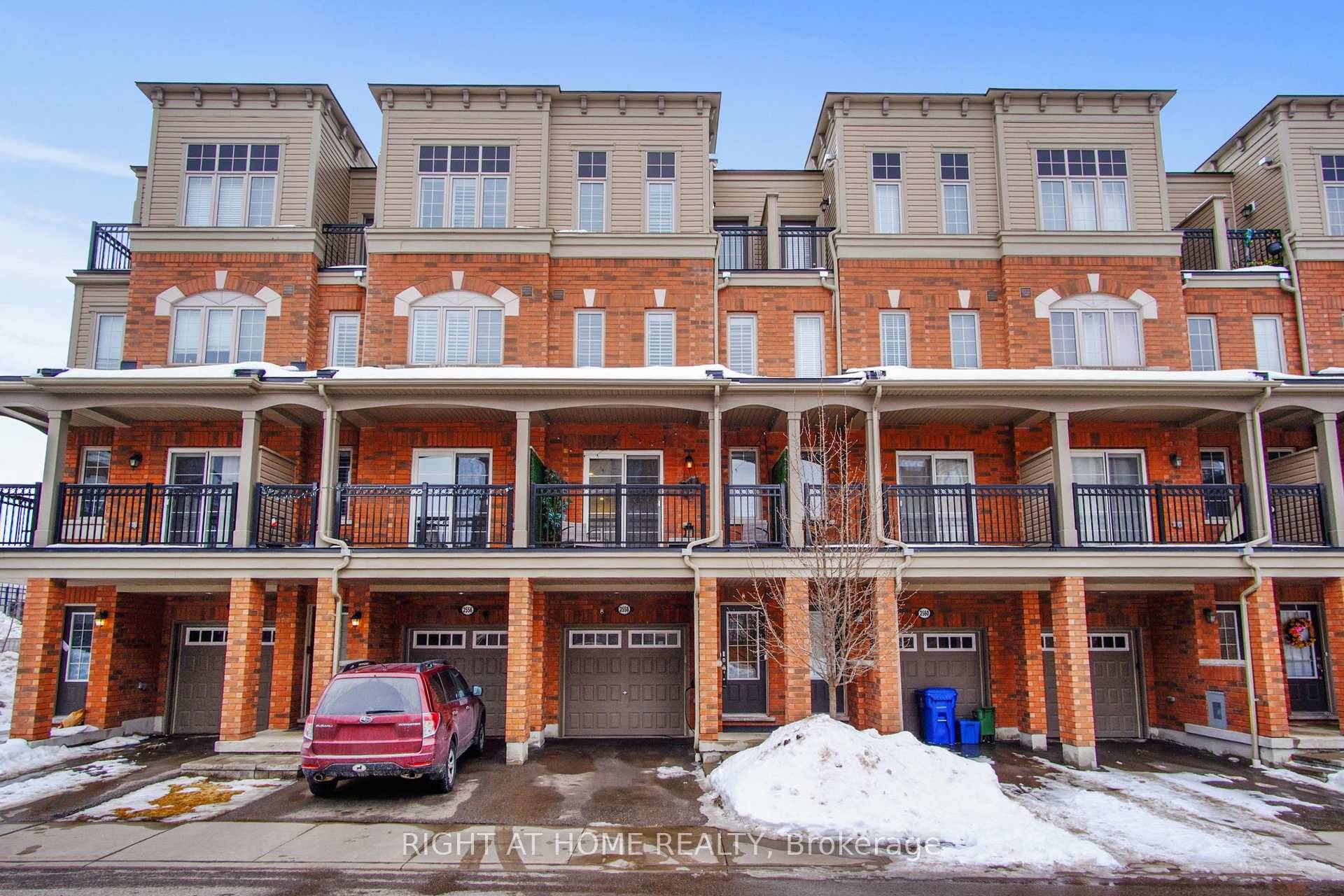 Beautiful Oversized 1929 Sqft Town Home Located In Sought After Windfields Community With 4 Very Spacious Bedrooms, Spacious Dining Living, Full Kitchen, Two Full Baths and a Powder Room, 2nd ...