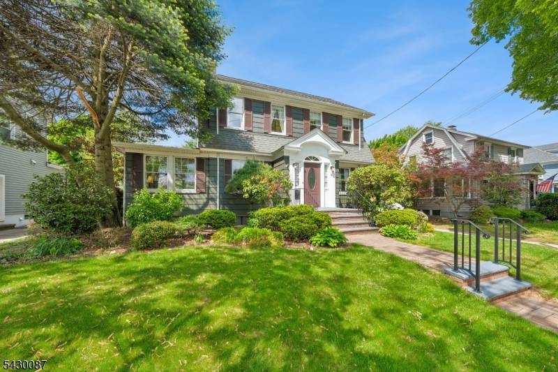 Opportunity is knocking in the heart of Metuchen !