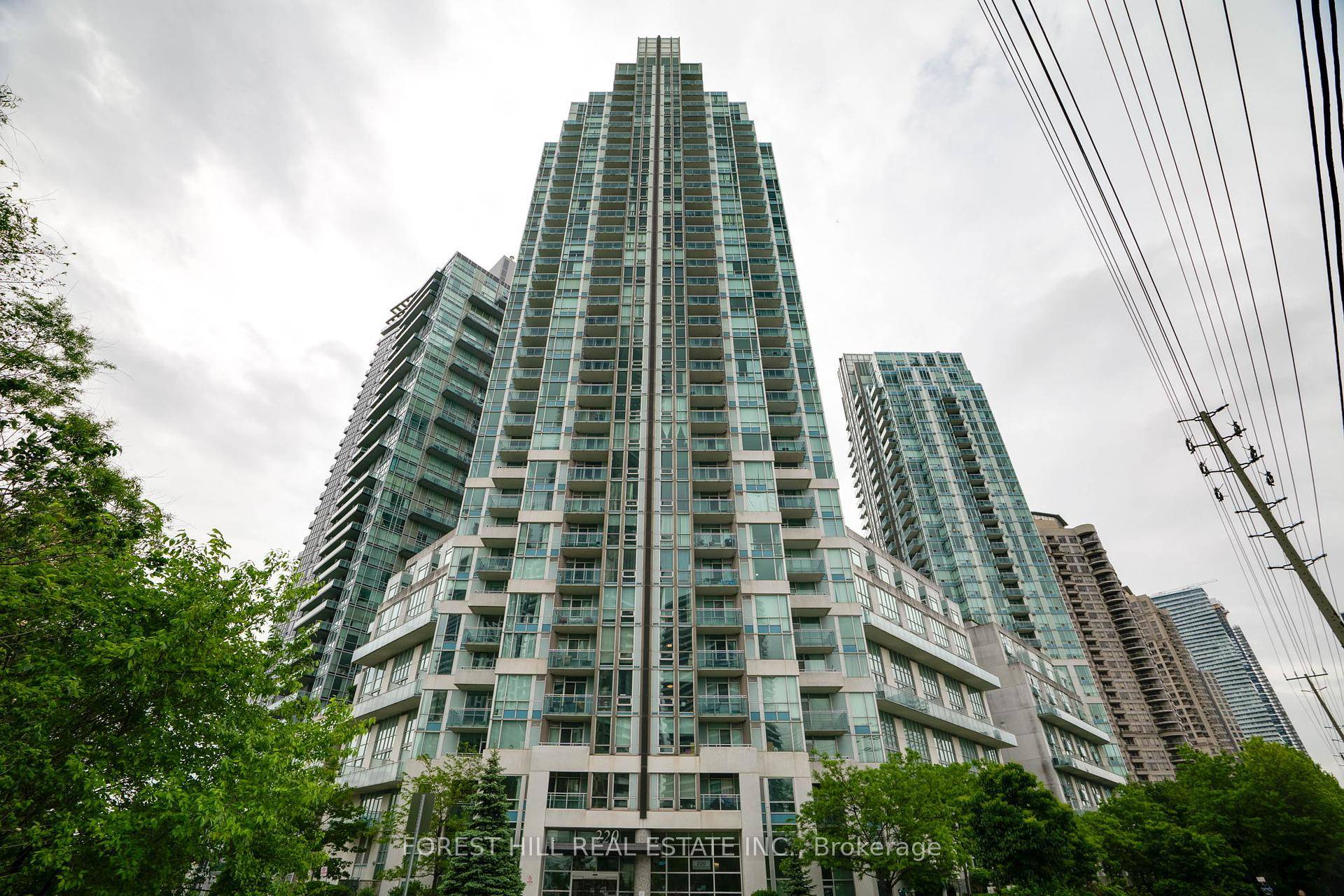 Large, Modernized 2 Bedroom Corner Unit With Spacious Open Concept Living Room amp ; Kitchen.