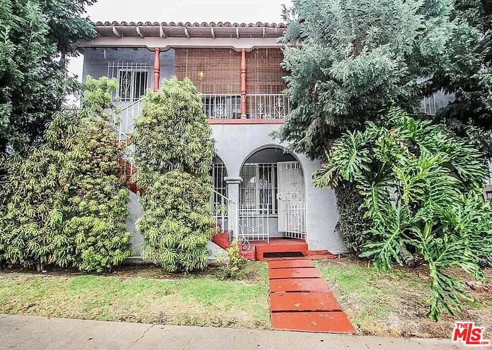 8761  Cashio St 4BR Beverlywood La