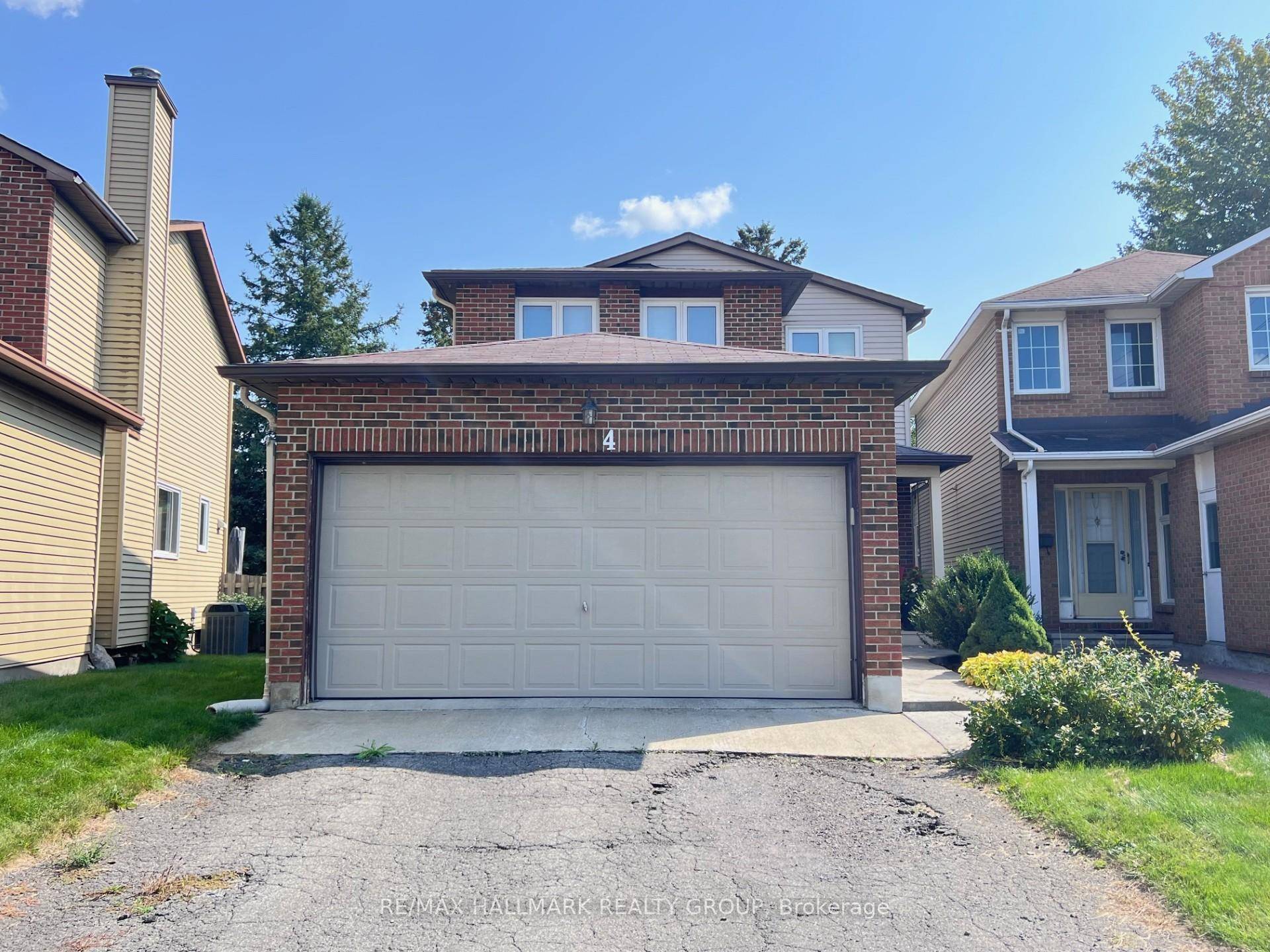 Welcome to 4 Cadence Gate, a detached 2 car garage 3 bedroom home plus den, on a fully fenced lot !