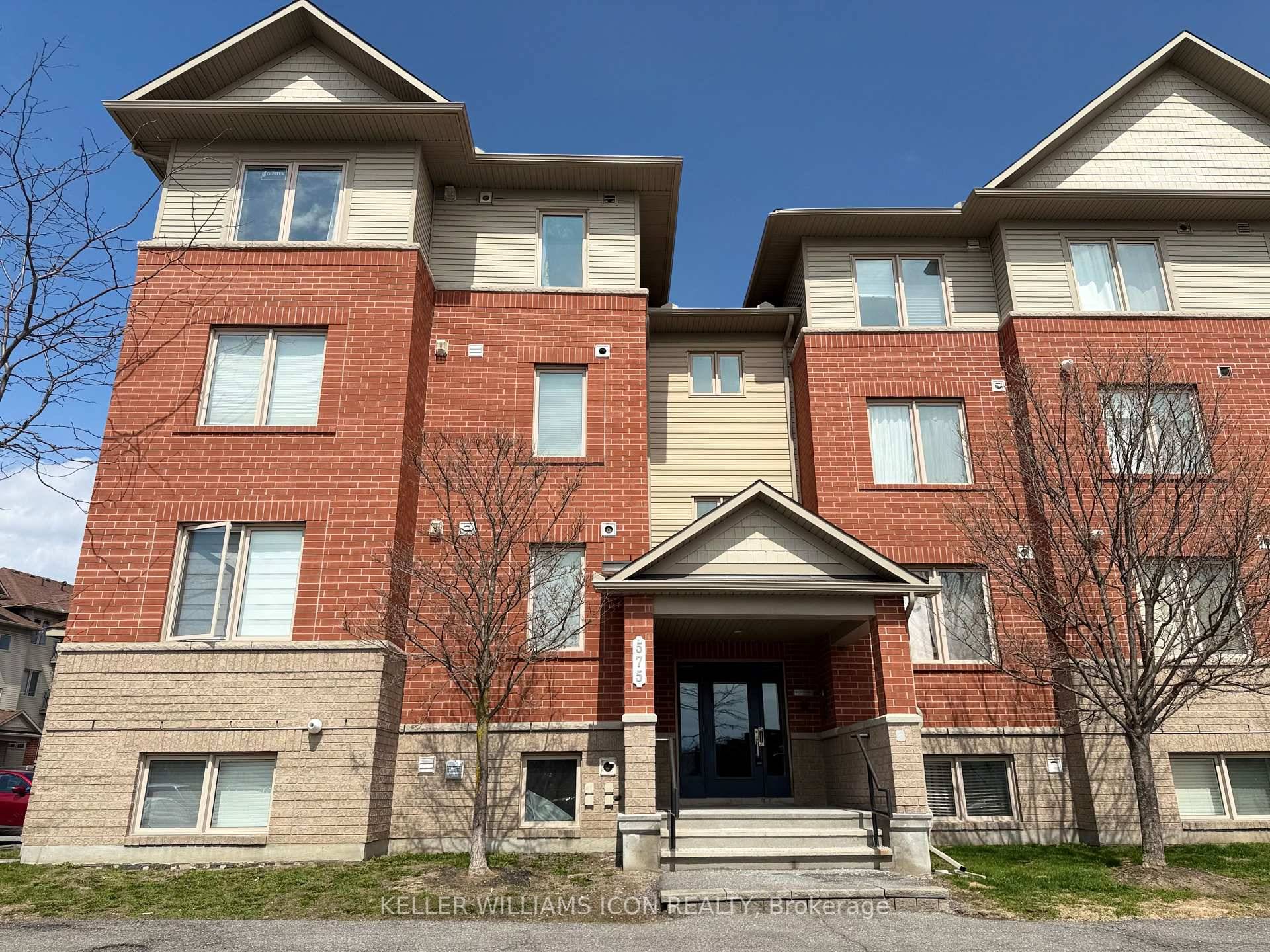Welcome to this beautifully maintained 2 bedroom den, 1.