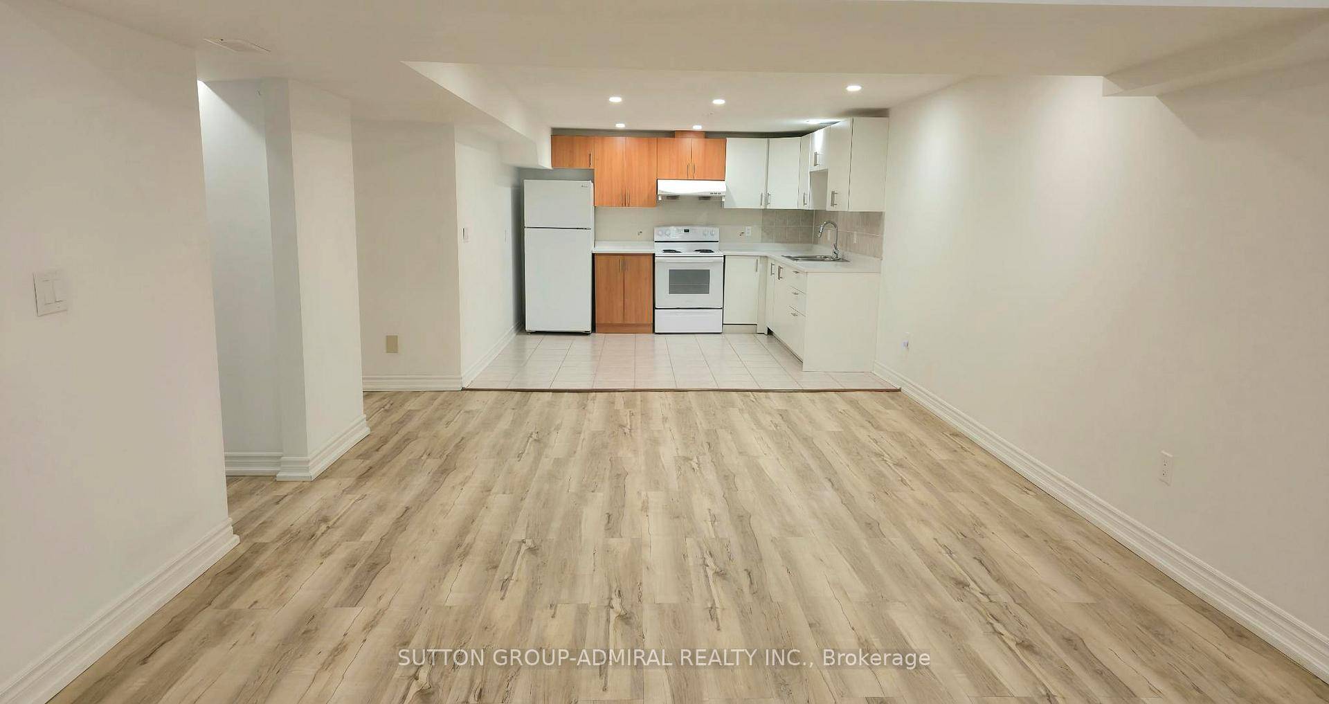 This beautifully maintained unit is located in a quiet cul de sac within Richmond Hills sought after Doncrest community just minutes from Bayview Ave amp ; 16th Ave, offering unmatched ...