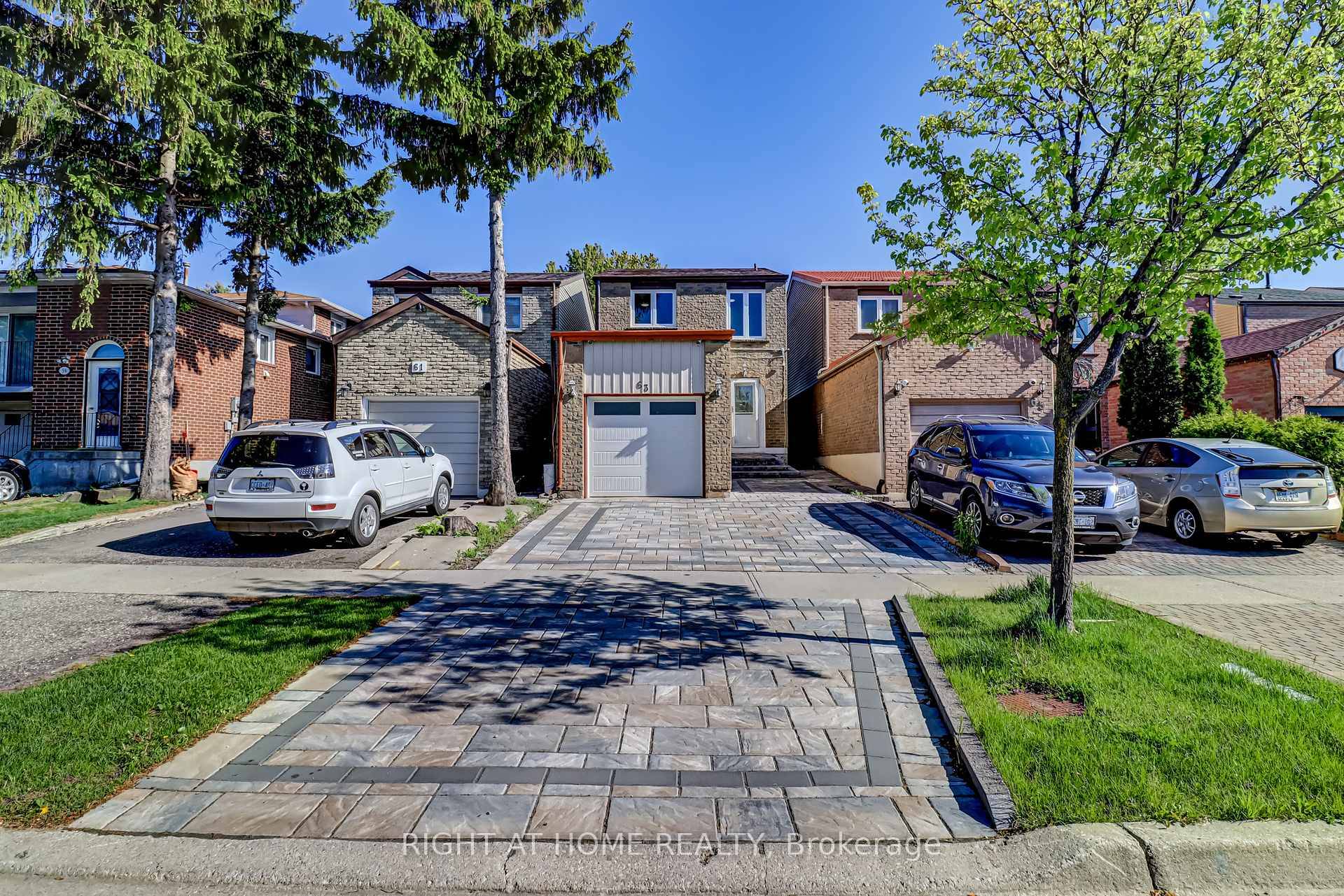 Desirable Detached Home Situated In Family Friendly Neighbourhood Glen Shields.