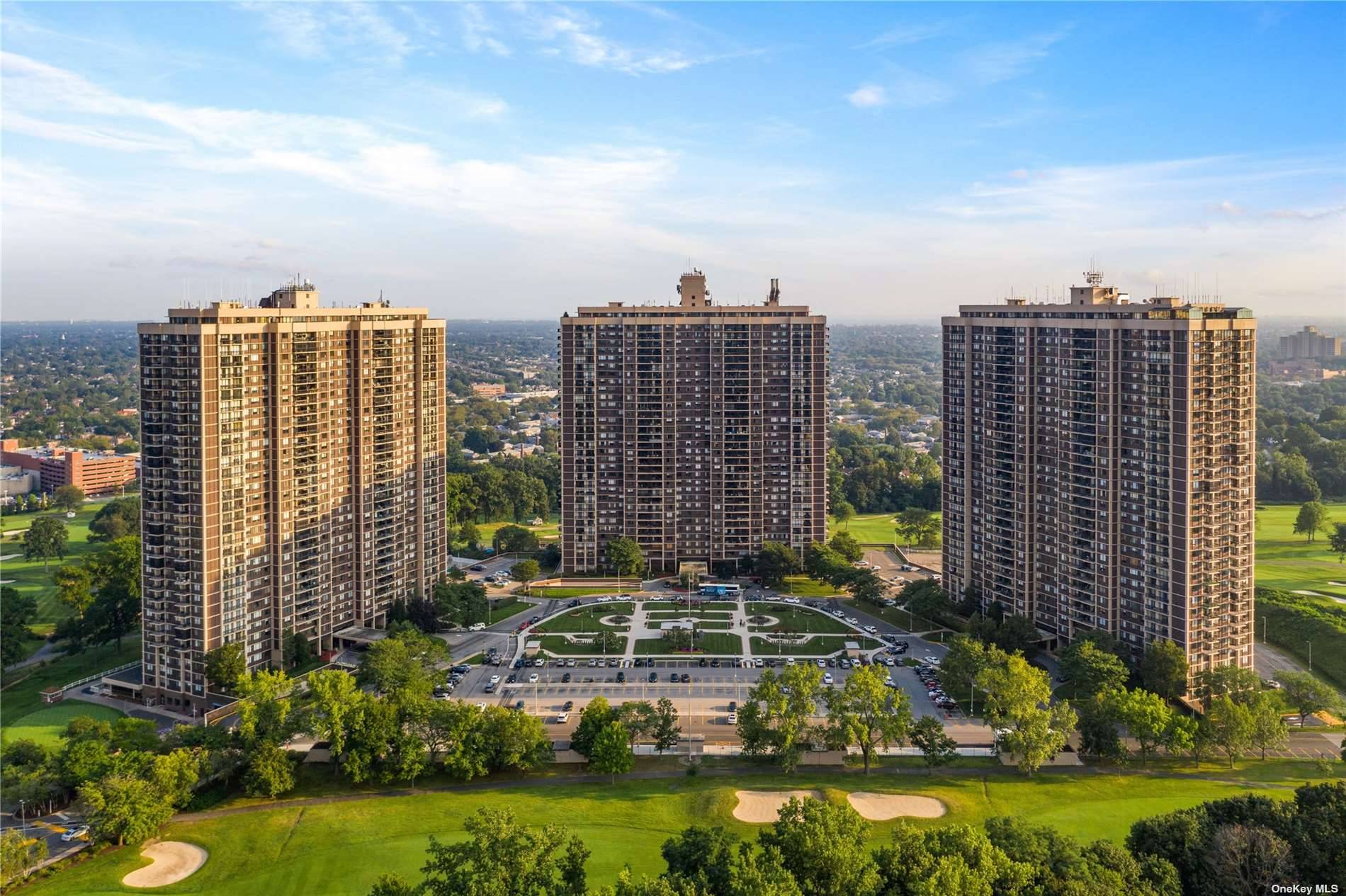 Welcome to North Shore Towers where you can have it all !