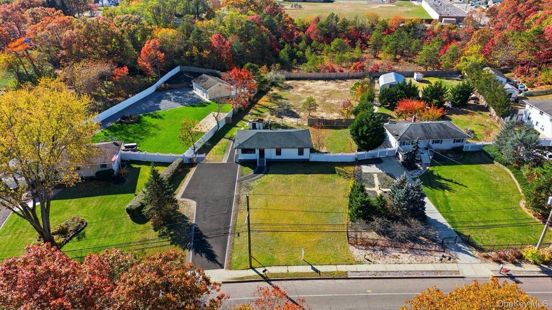 Fully renovated house in and out !