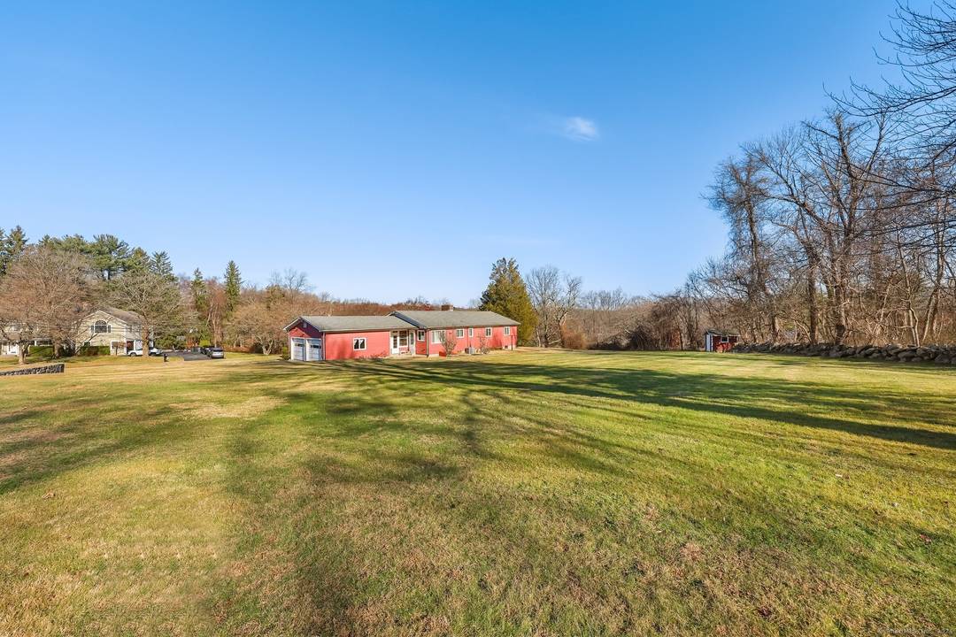 Welcome to 67 Barclay Drive a well maintained Stamford rental offering effortless, single level living in a quiet cul de sac.