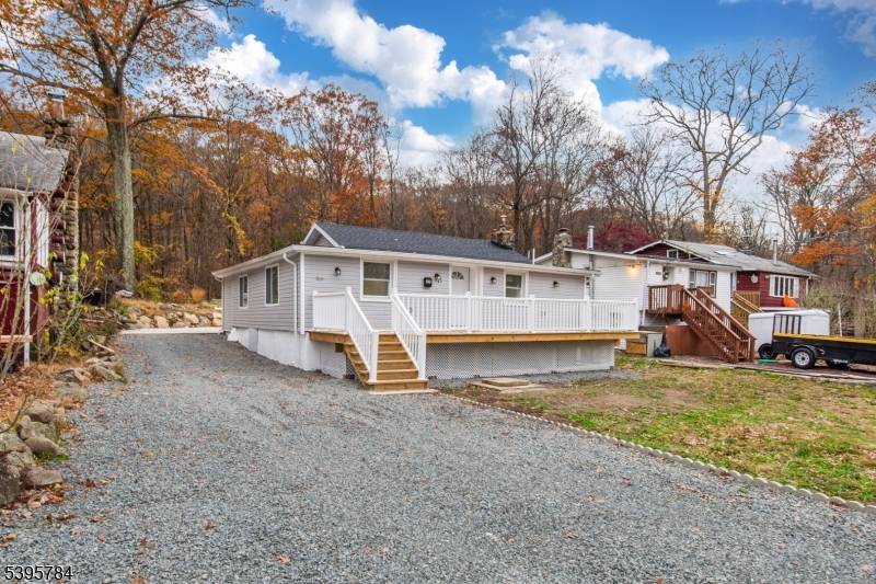 Welcome to your cozy retreat in the heart of West Milford !