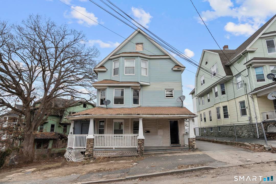 Excellent opportunity for both investors and owner occupants in Waterbury.
