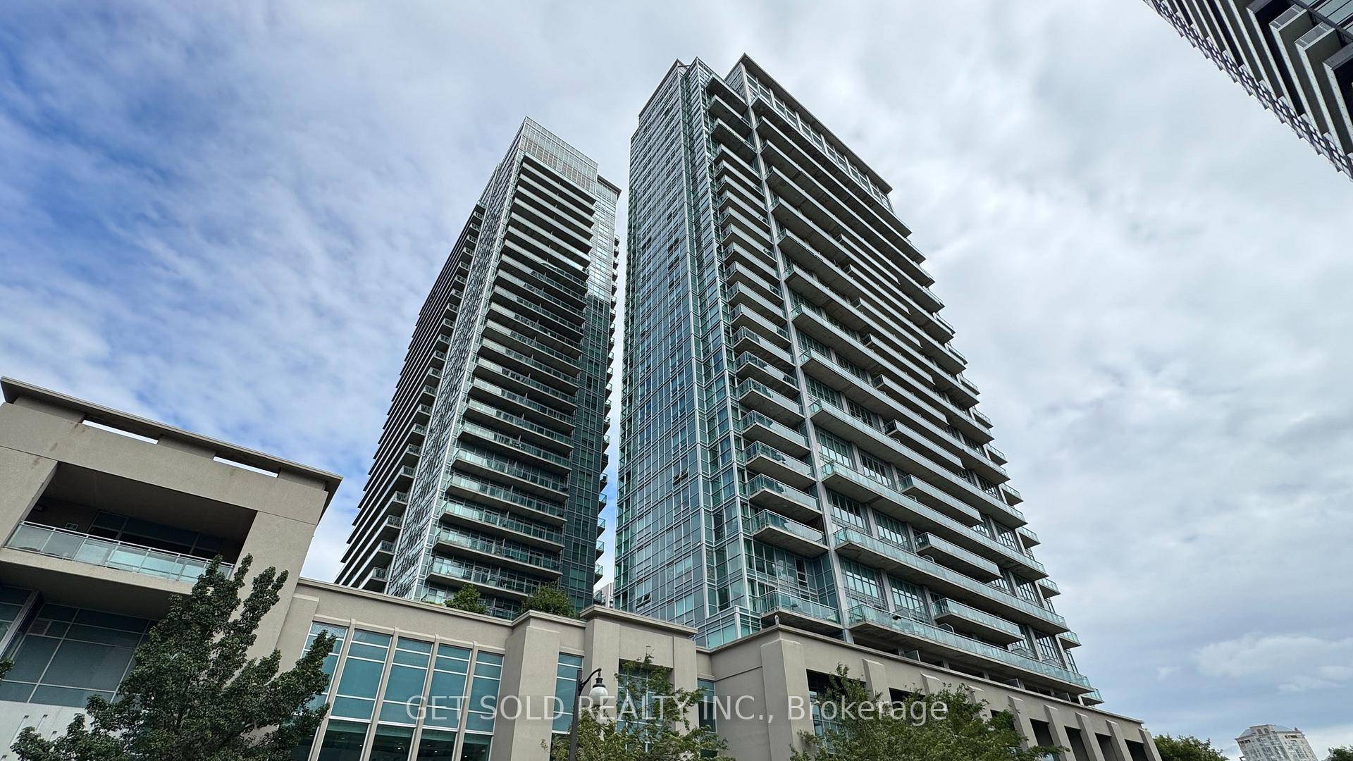 Welcome to unit 730 at 165 Legion, where contemporary design meets the unbeatable location in Toronto's thriving Mimico community.