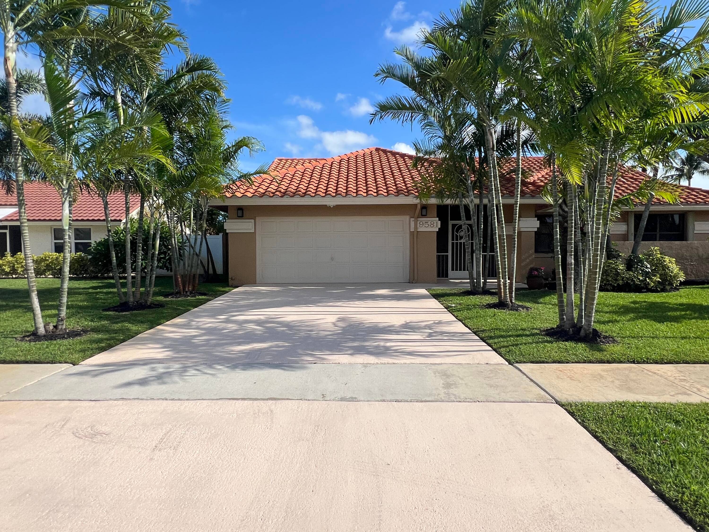 Move right in to this newly completely renovated, 4 bedroom home, with gorgeous brand new kitchen, in great family neighborhoodAll top of the line custom renovations have just been concluded.