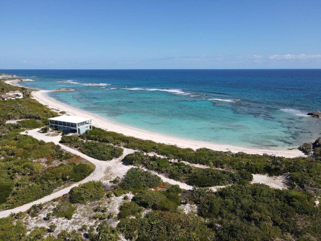 MCKANN'S BEACH FRONT PROP Single Family Home Long-Island-Bahamas