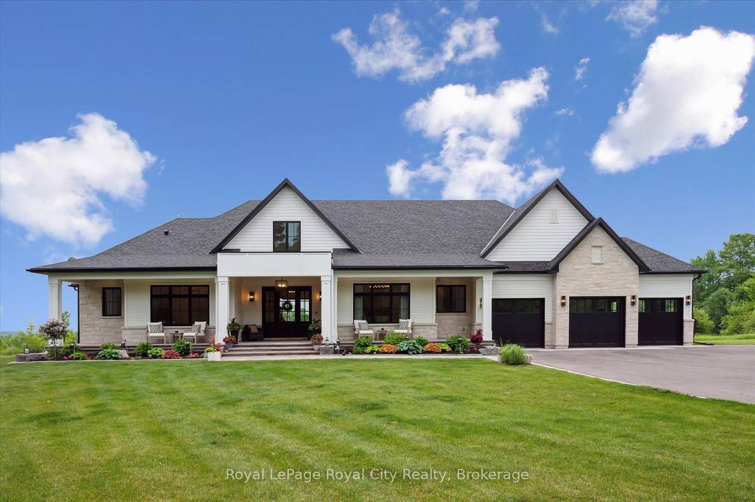 Custom Built Luxury Bungalow on 2.