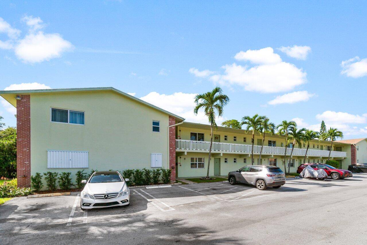 Welcome to your charming oasis by the water !