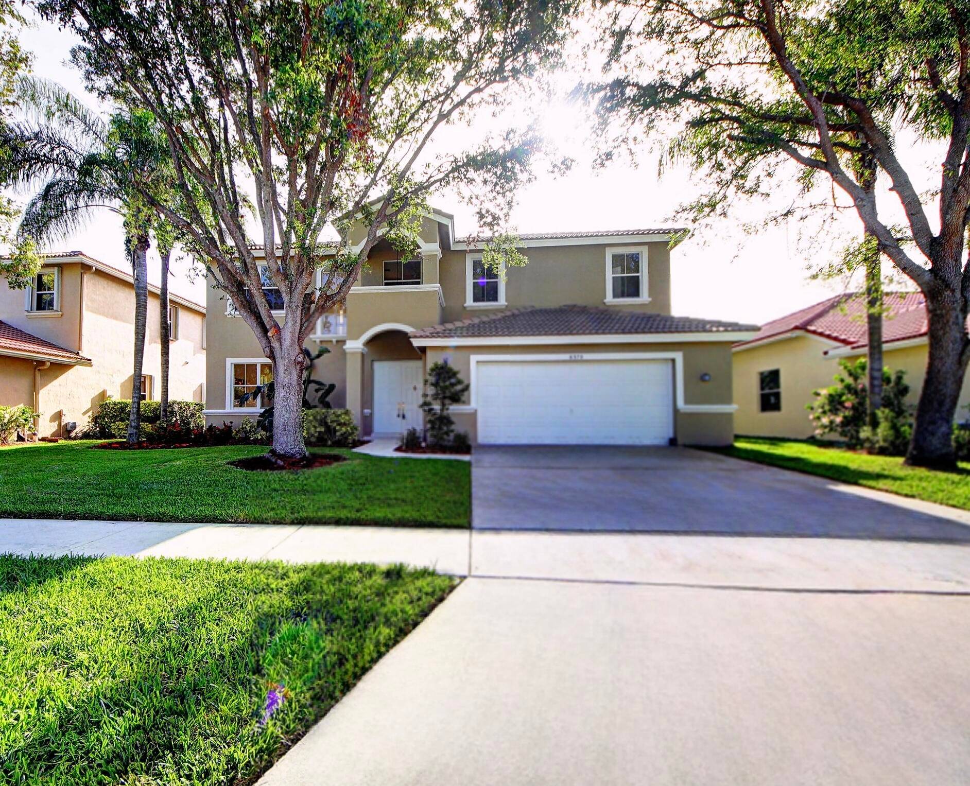 Stunning spacious 5 Bedroom, 3 Bath Pool Home in Prestigious Gated Golf Community No Mandatory Membership !