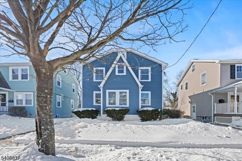 This beautifully refreshed 2 bedroom, 1.