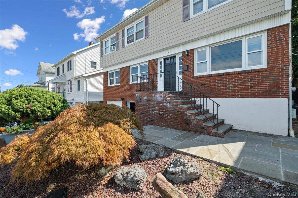 Welcome to 14 Lincoln Ave E.
