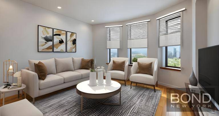 Large 3 bedroom apartment in the heart of East Village !