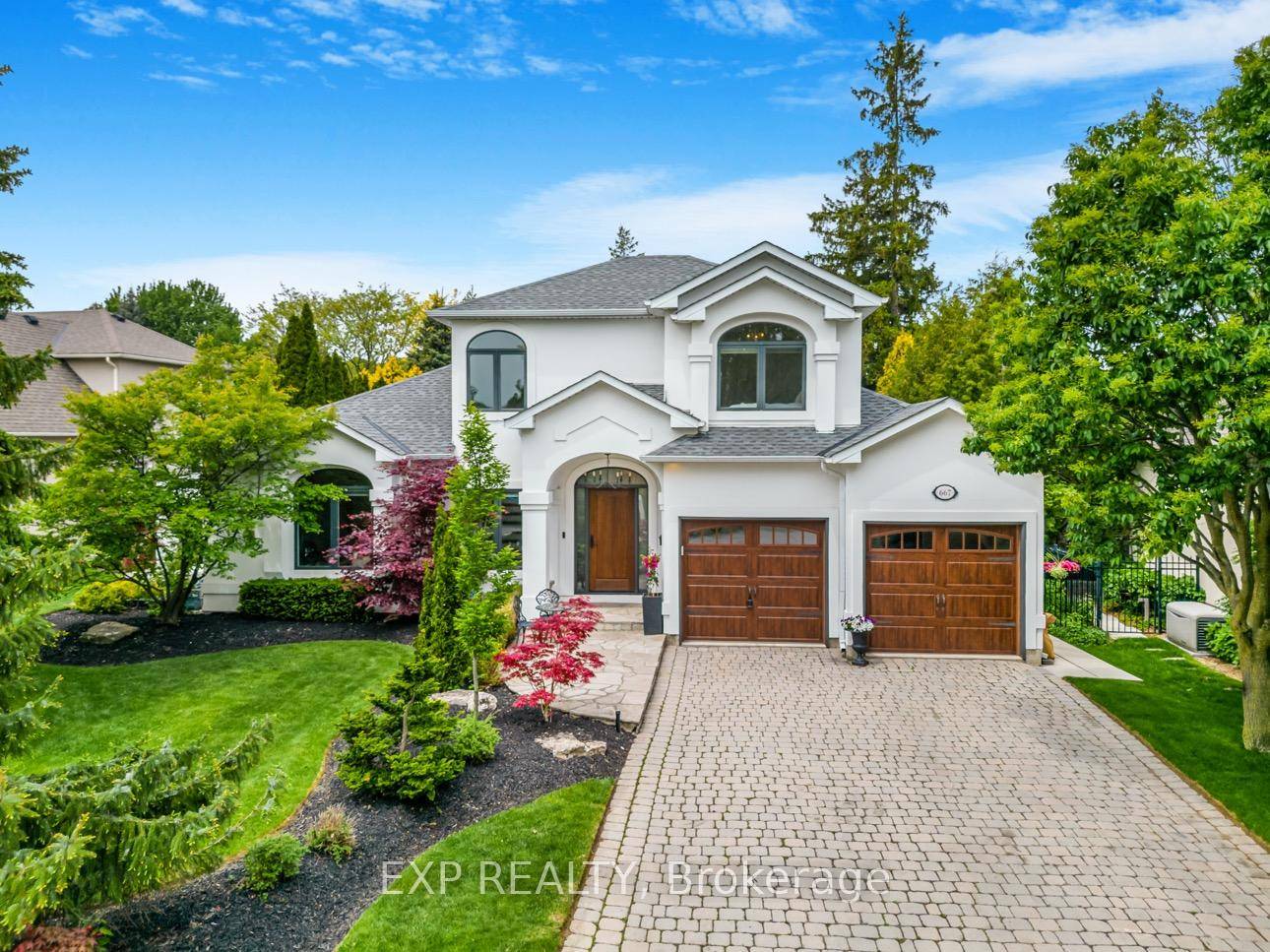 Welcome to this beautifully updated home in one of Ancaster's most sought after neighbourhoods Mohawk Meadows.