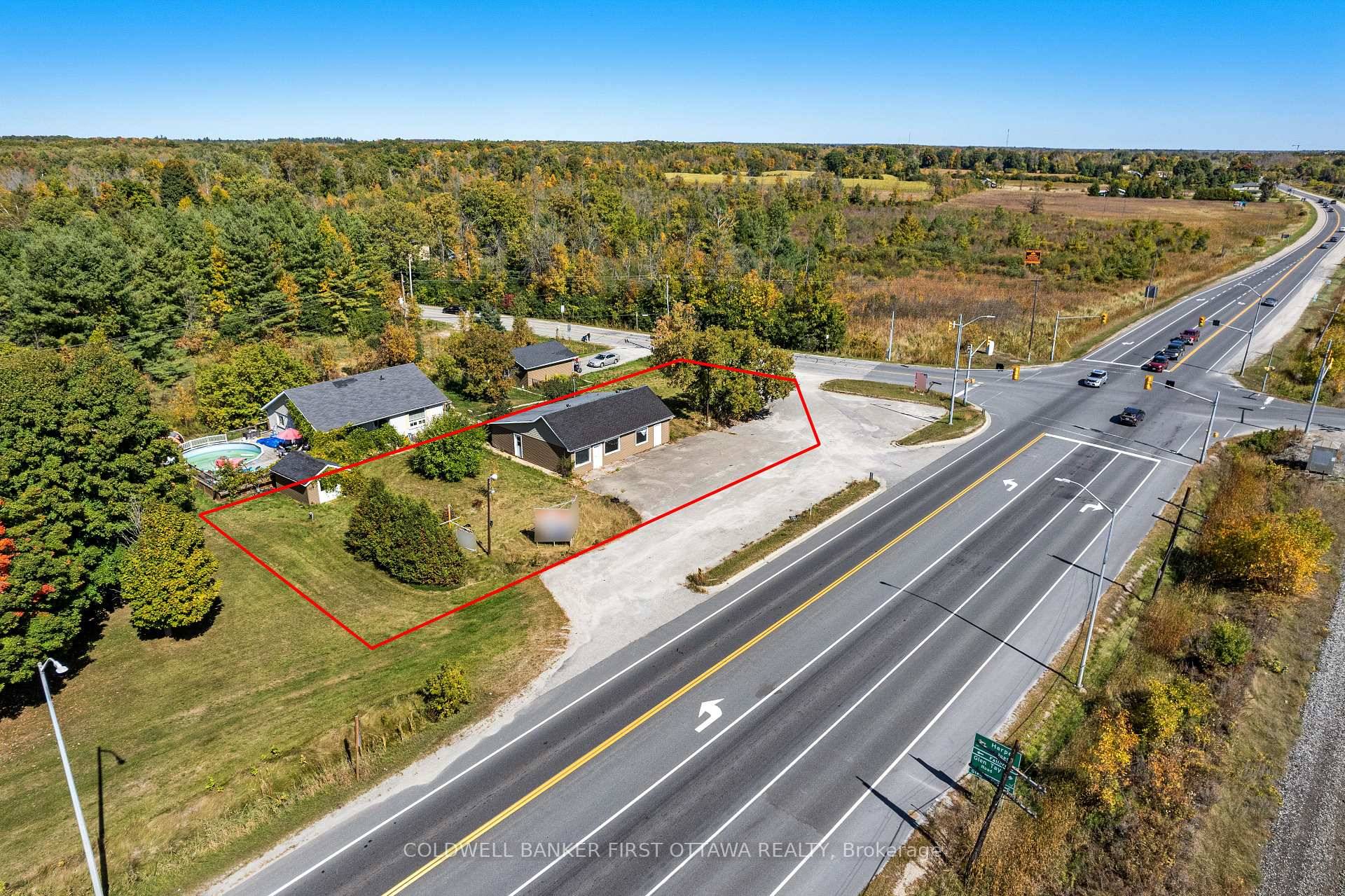 Prime Location on Highway 7 near Perth.