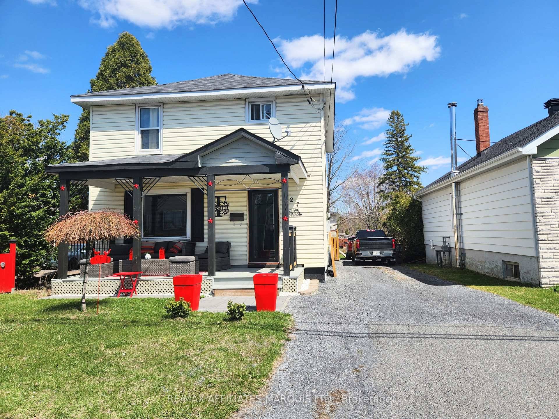 This stunningly renovated 3 bedroom residence is poised to welcome its new owners.