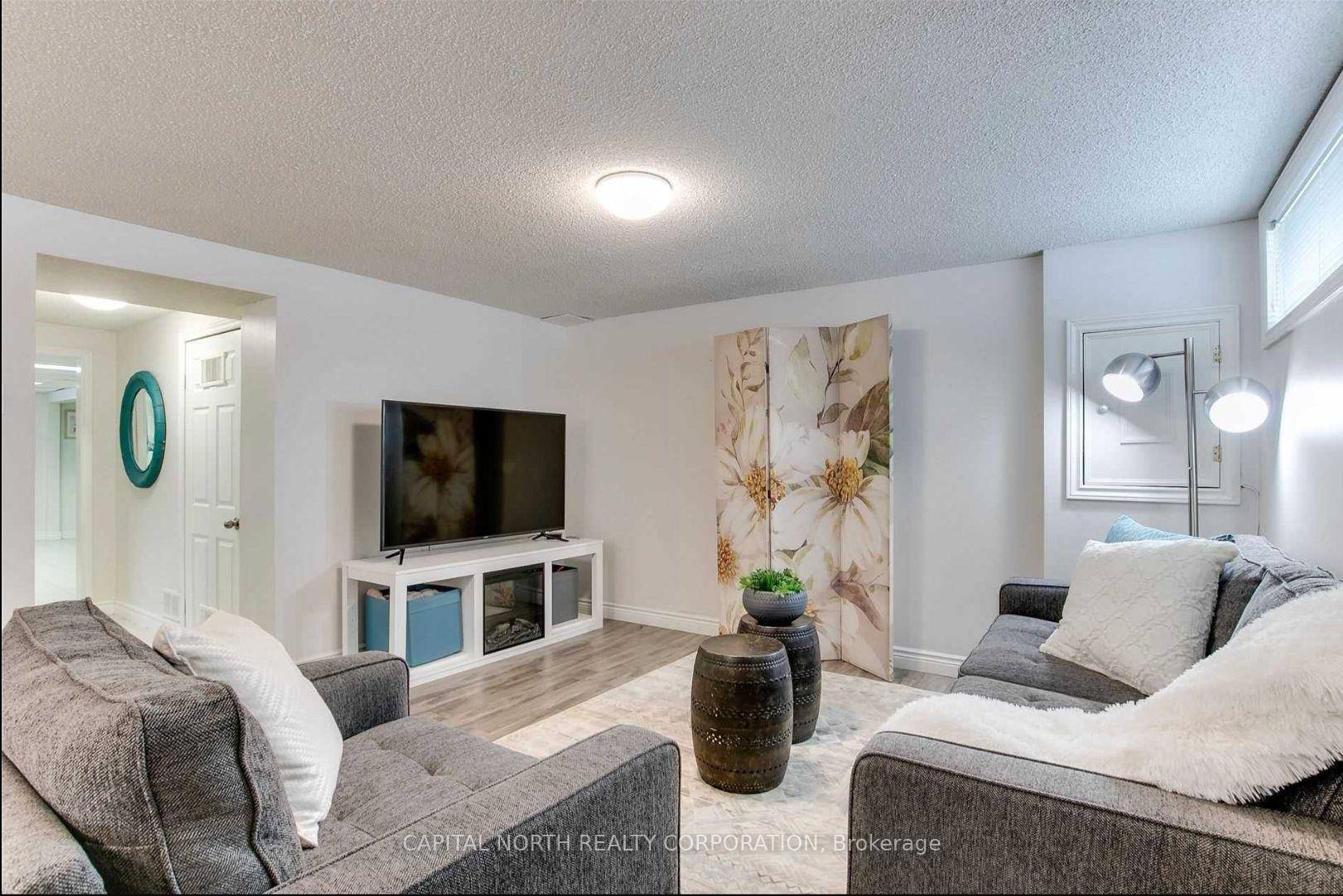 Spacious amp ; Bright 1 Bed Den Den Can Be Used As Second Bedroom Basement Apartment Available In A Family Friendly Neighbourhood !