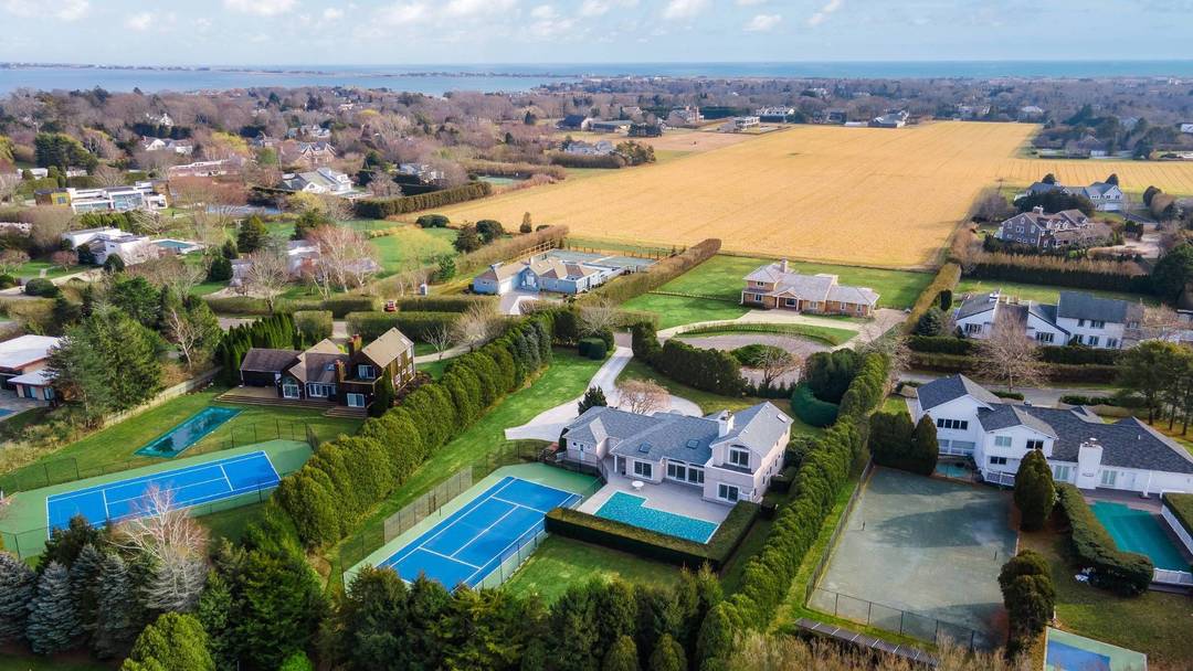 A Beach Lovers Paradise: SOH in Water Mill w Tennis