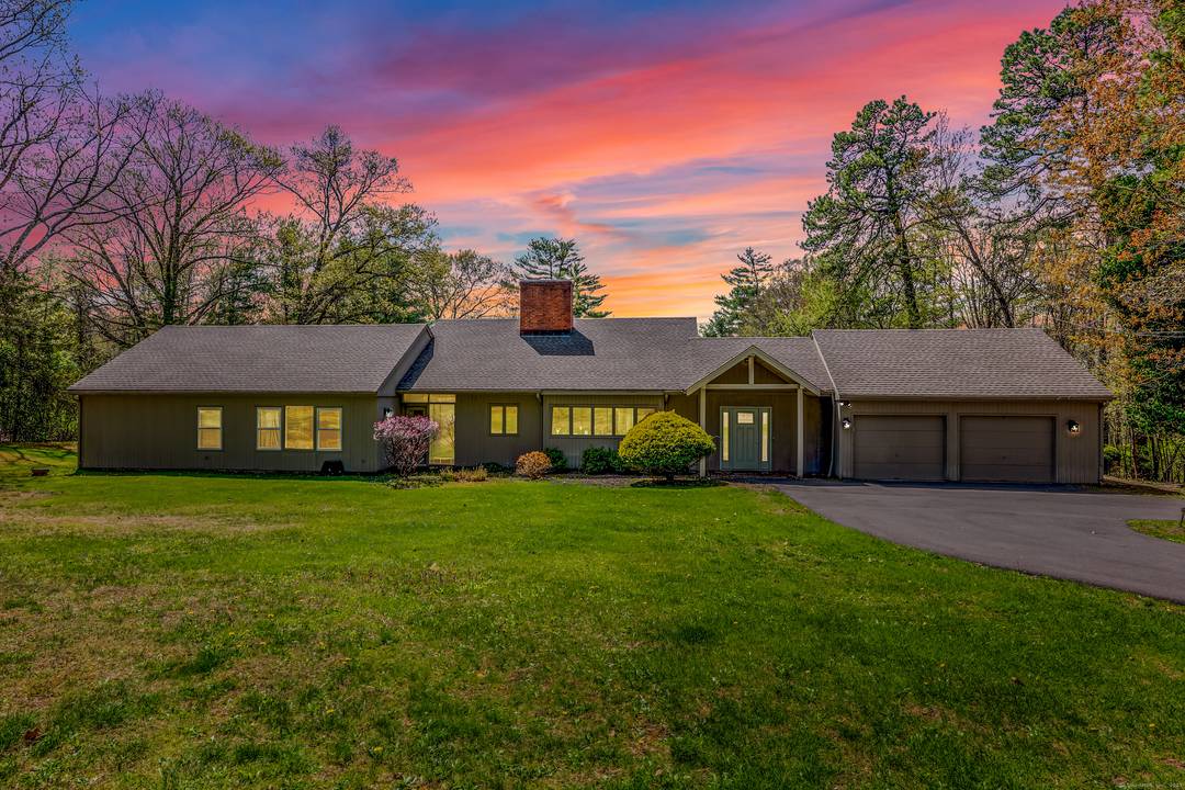 A private oasis at the end of the cul de sac awaits you.