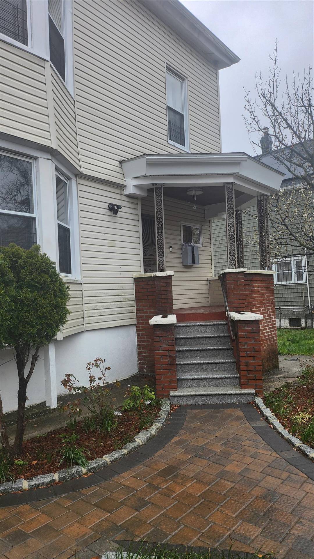 BUYERS ! INVESTORS ! HERE IS A GREAT OPPORTUNITY THAT CERTAINLY WON'T LAST.