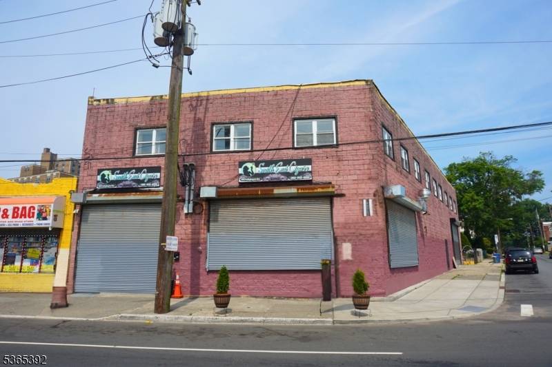 Prime Mixed Use Commercial Building in Newark.
