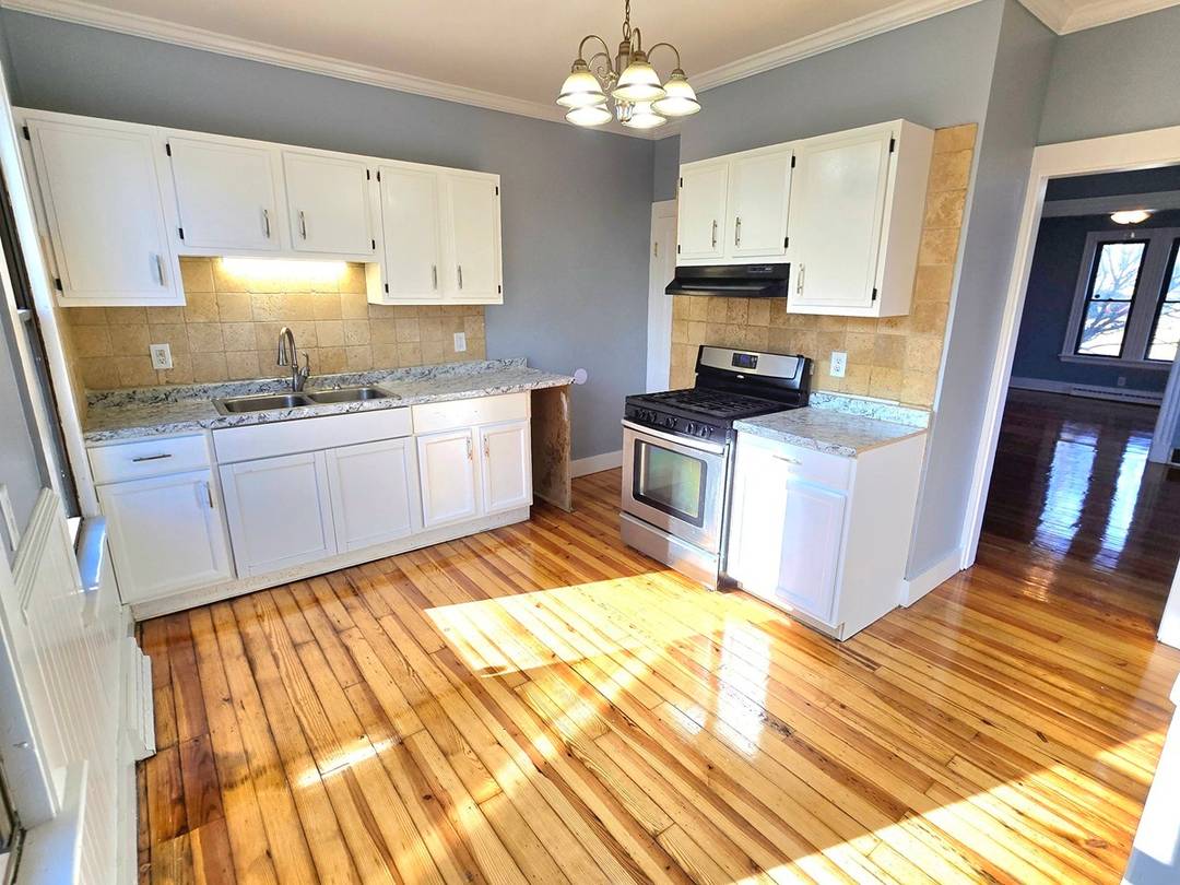 ATTENTION INVESTORS OWNER OCCUPANTS !