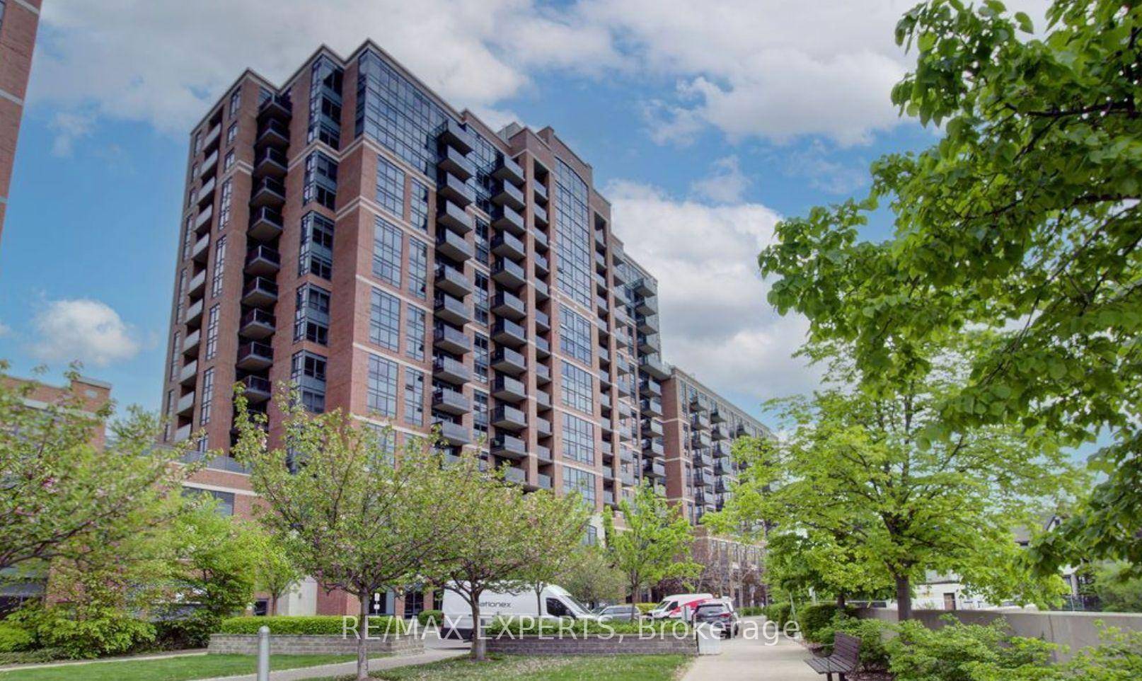 Charming 1 Bedroom Condo with parking and locker in the heart of the vibrant Junction.