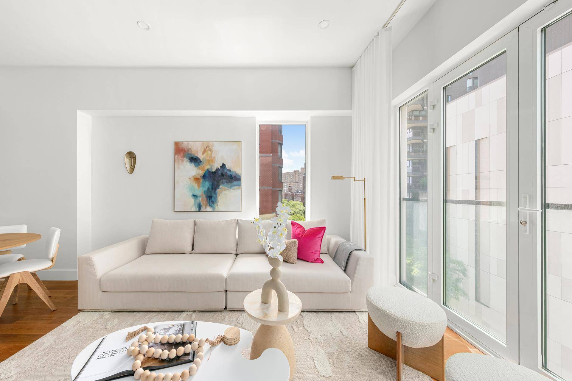 FOR A LIMITED TIME GET 47, 028 CREDIT AT CLOSING, WHICH INCLUDES 1 YEAR OF COMMON CHARGES AND REAL ESTATE TAXES Introducing 6A at 427 E 90th Street A luminous ...