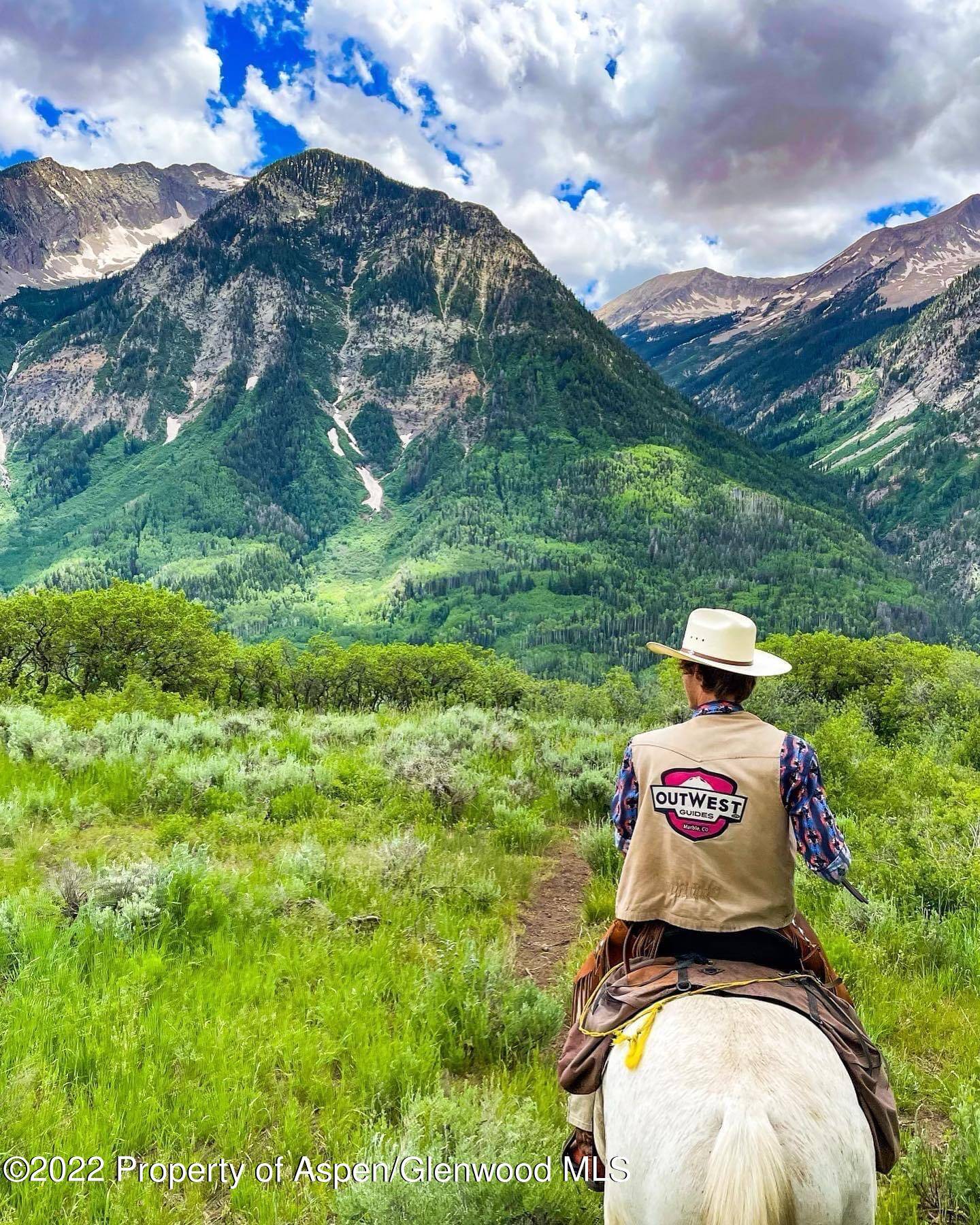 Live an adventure with this well established outfitting business opportunity.