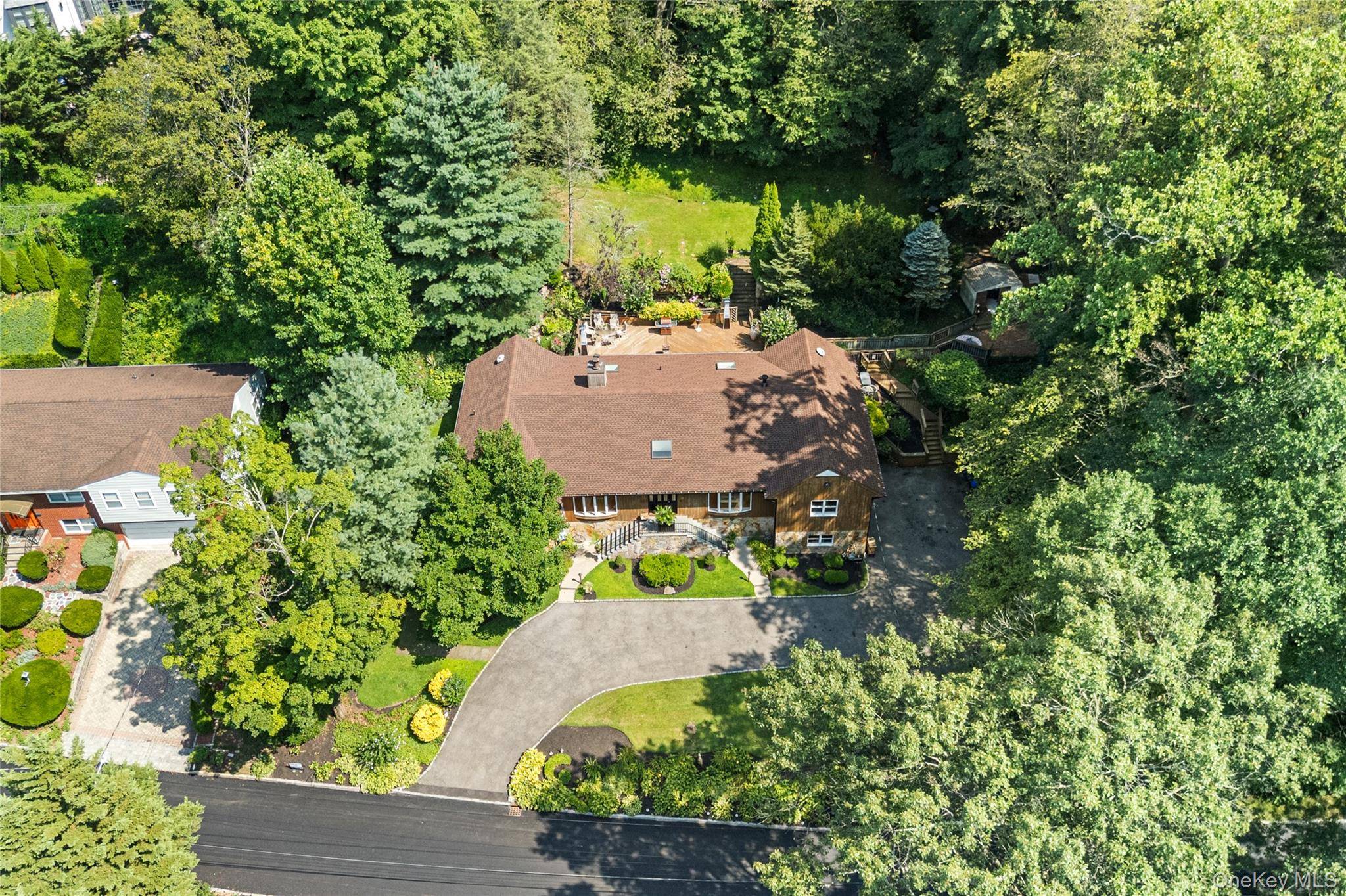 Welcome to serene living among the Cotswold neighborhood of the highly rated Edgemont School District, and the High School offers advanced placement programs.