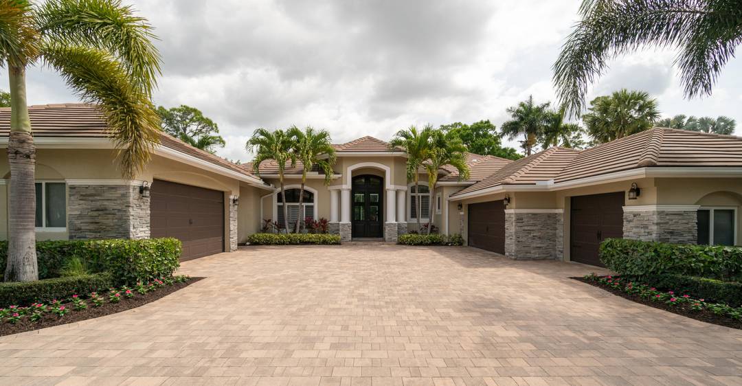 Newly renovated home offers 4 bedrooms, 5 bathrooms, PLUS office with GUEST HOUSE Mother in law suite with kitchenette and mini split AC !