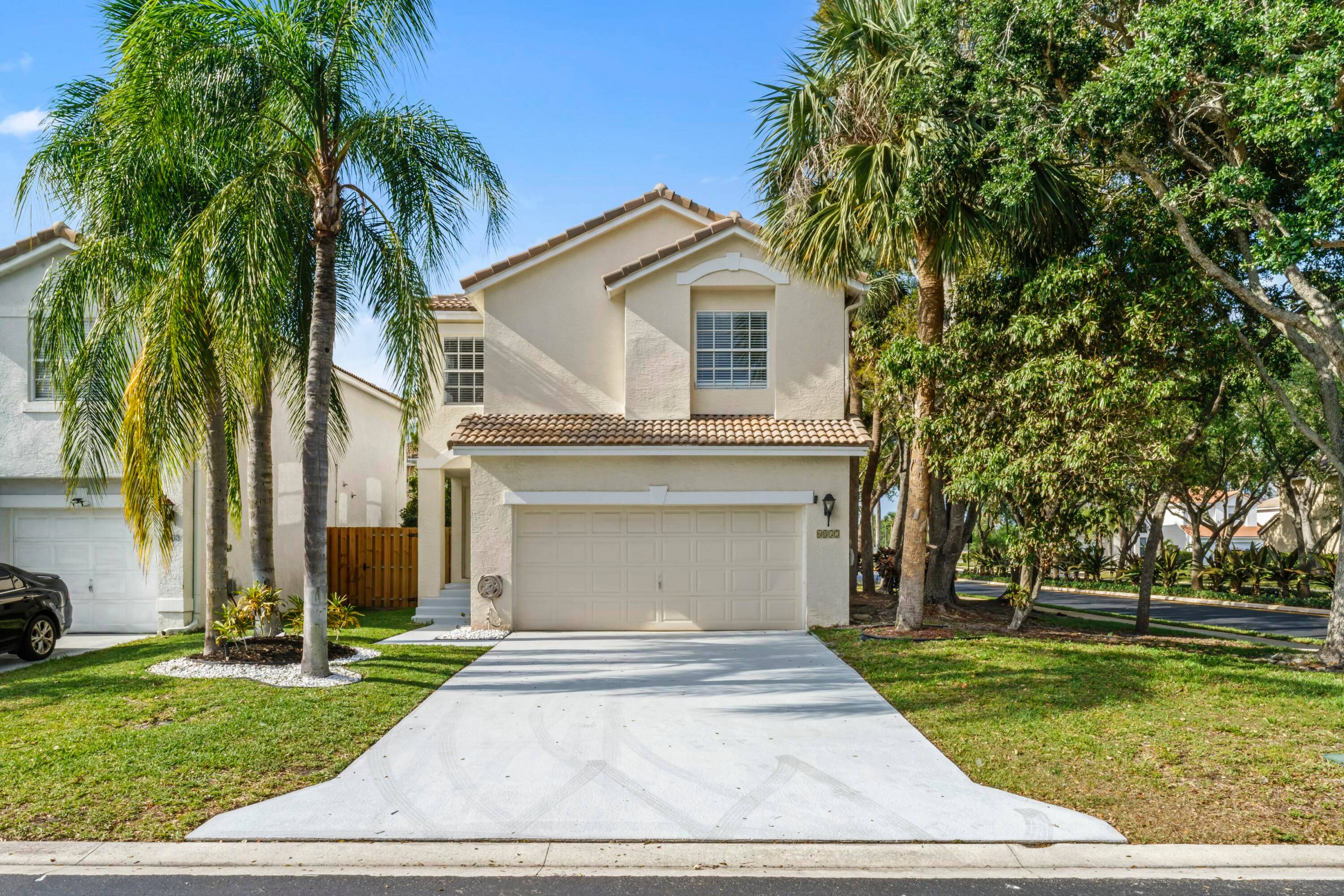 Lake Charleston Beautiful Single Family 4 Bedroom, 2 1 2 bath, 2 Car Garage Home in the subdivision 'The Islands'.