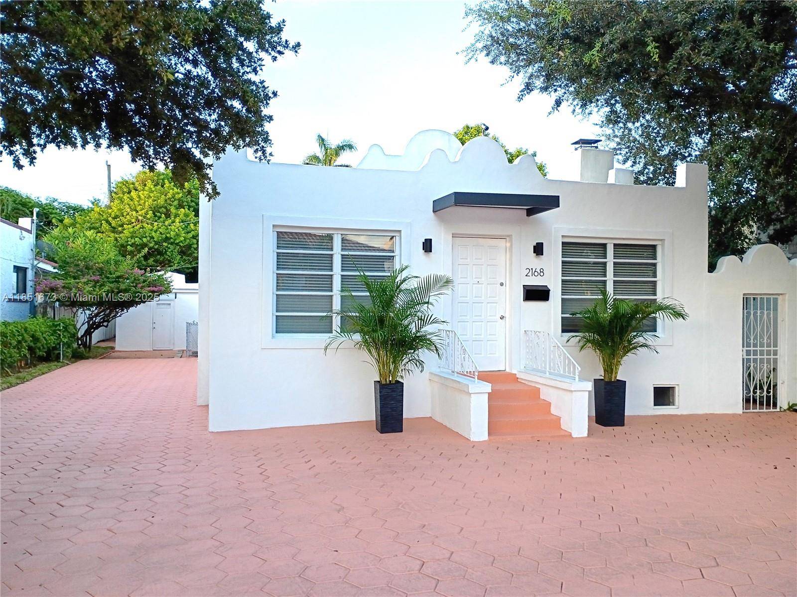 spectacular opportunity Rental Property Spacious 5 bedrooms, 3 baths main house.